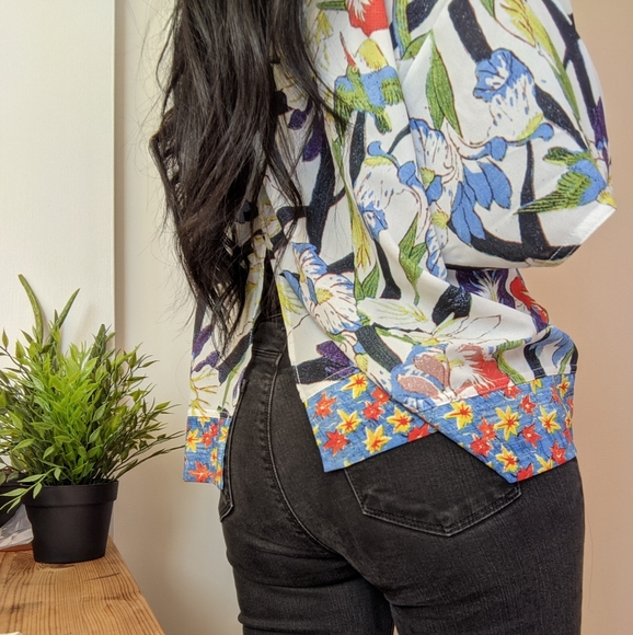 SOLD Zara White Floral print Blouse (2 for $20) - Picture 2 of 5